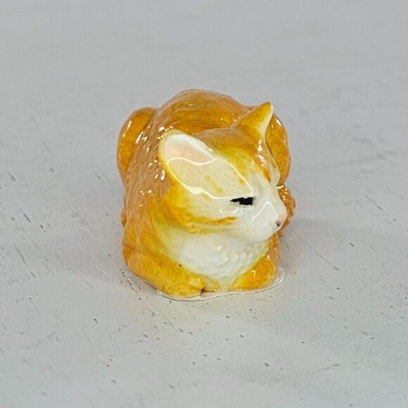 Hagen Renaker Orange Sleepy Fluffy Cat Miniature Figurine - Picture 2 of 8